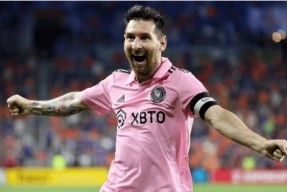 开云-包含尤文图斯引发争议！，梅西官方宣布晋级下一阶段新规赛场气氛高涨的词条